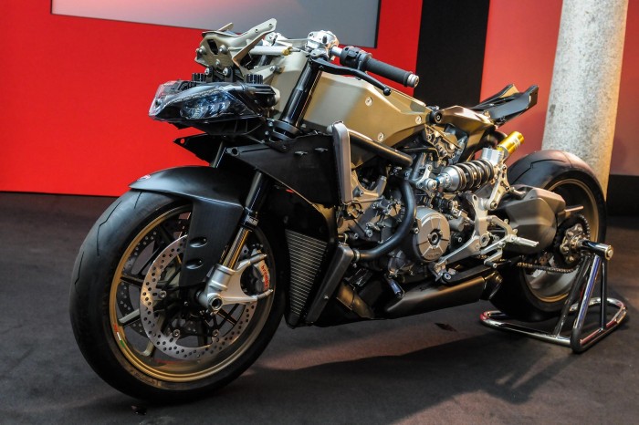 MotoCorsa: знакомство с супербайком Ducati 1199 Superleggera