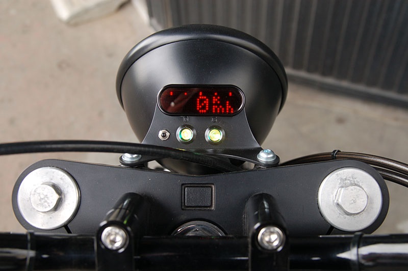 Кастом Moto Guzzi Ambassador 750
