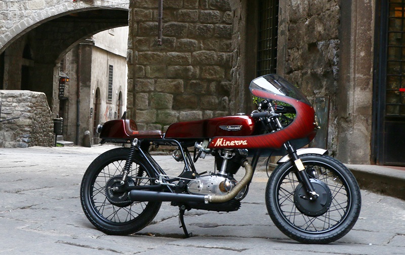 Винтажный гоночный кастом Ducati Minerva
